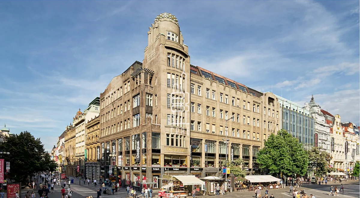 Pronájem kanceláře 544 m²